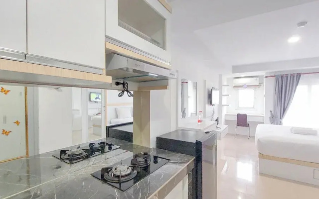 Relaxing Studio Apartment at Mansyur Residence