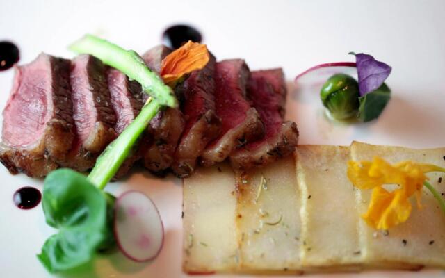 Luxe 4 Bdrm Villa w Epic Oceanview Infinity Pool