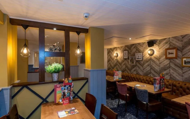 The Wee Waif Reading by Greene King Inns