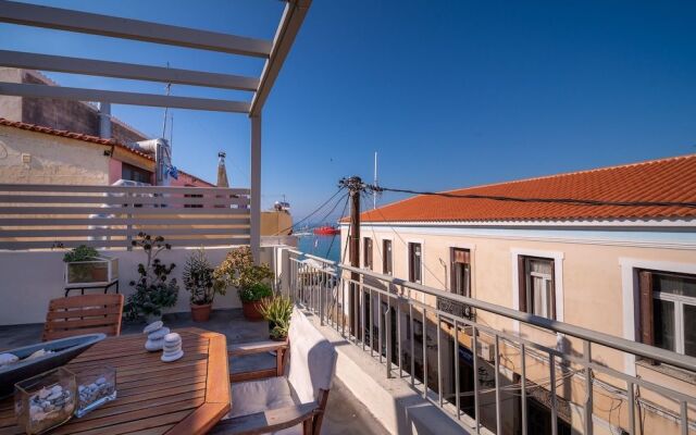 The Roof - Flat Sea View in Aegina Town