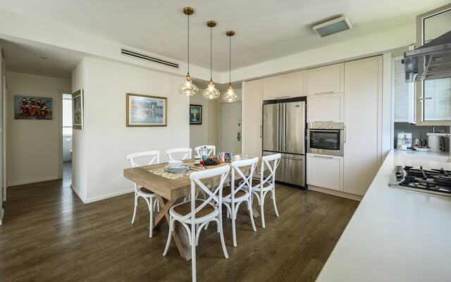 Stunning 2BR Apartment in Beeri