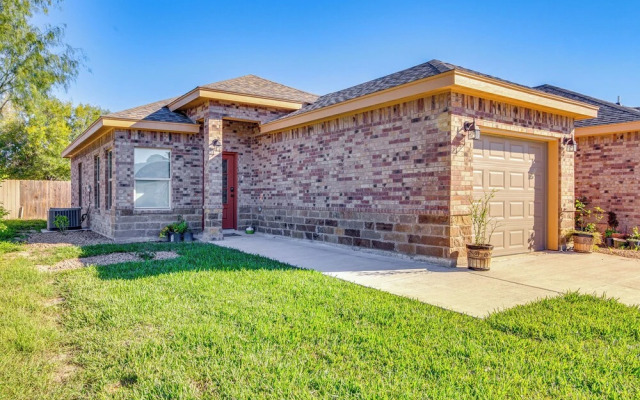 Pet-friendly Brownsville Apartment w/ Yard!
