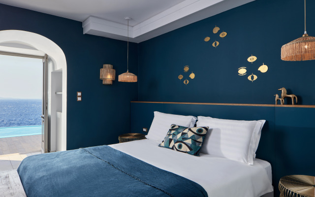 Kouros Hotel & Suites