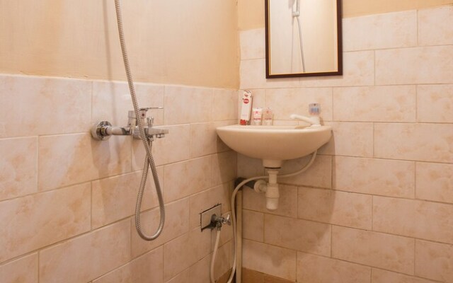 OYO 298 Gemilang Guesthouse Near Siloam Hospitals Kelapa Dua