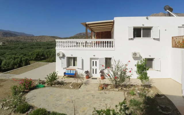 Villa in Makry Gialos Near Sandy Beach