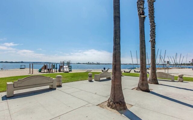 Scenic 4br/3.5ba in PB by Domio