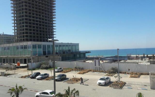 Beachfront Studio Apartment Bat Yam 412