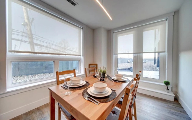 Luxurious Modern 2BR Condo Slps-5 Coffee AC Wifi