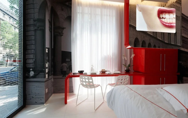TH Street Milano