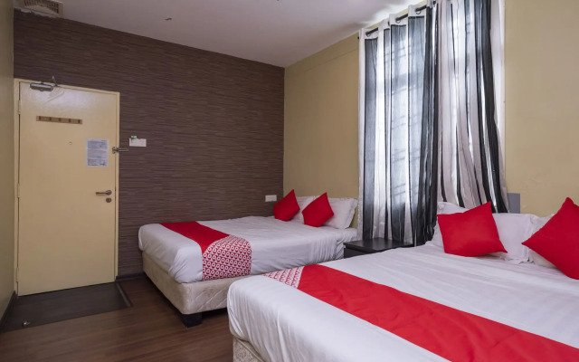 OYO 614 D'PINETREES Hotel