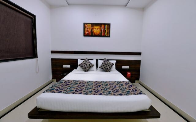 OYO 8022 Hotel Sunil Inn