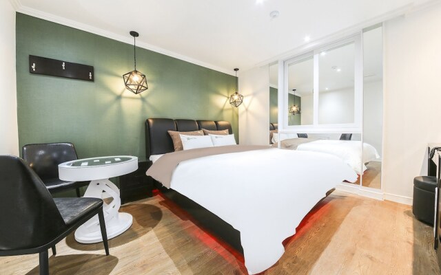 Hotel Myeong Pum 1st
