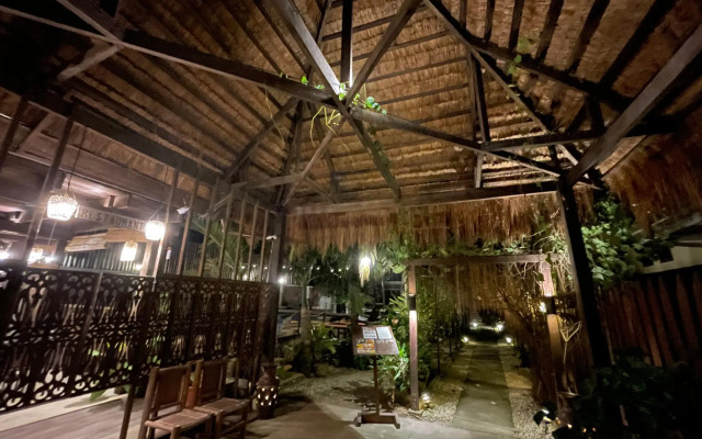 Palms Cove Resort