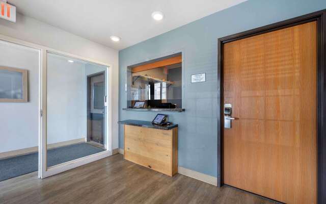 Extended Stay America Select Suites - Wichita - South