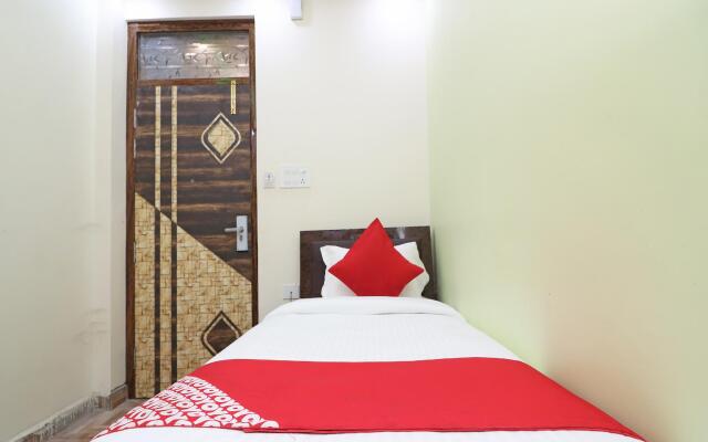 Collection O 24604 Hotel GMC Grand Luxury Stay