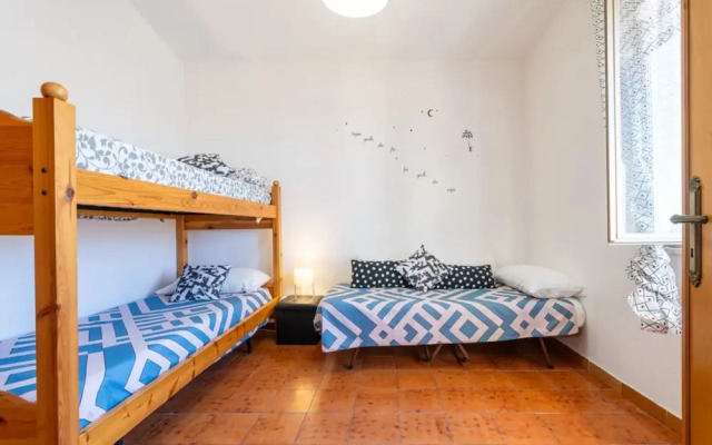 Relaxing Holiday Home 50m From Lu Bagnu Beach