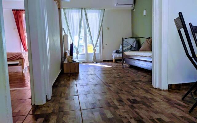 Athena's Home, Sunny Balkony 100m from metro!