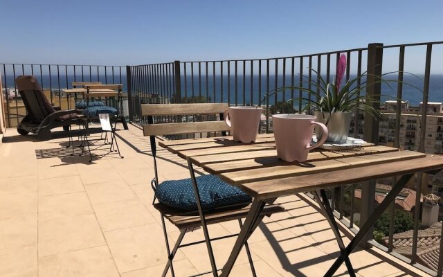 Rooms in Seafront Villa