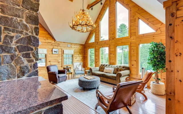 Spacious Wilmington Cabin: Walk to Lake