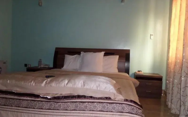 BTE Suites & Civic Center