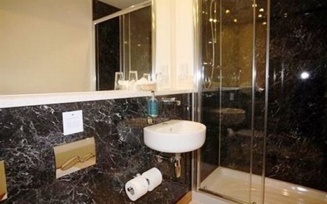 Crossways Inn