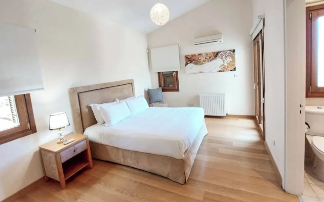 Aphrodite Hills Superior Villa 0100