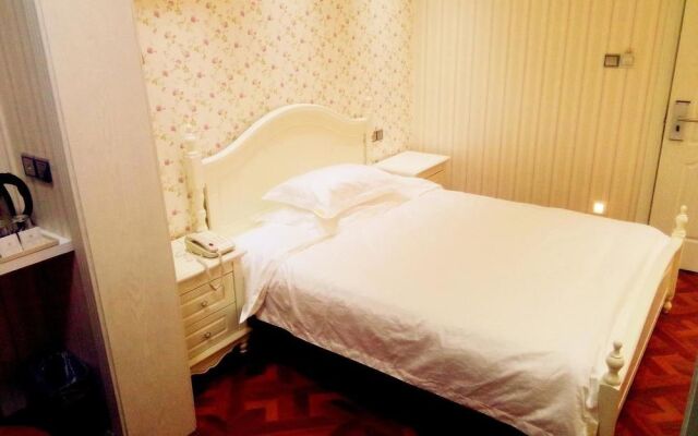 Longbai Business Hotel