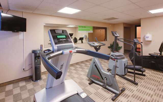 Ramada by Wyndham Fairfield NJ