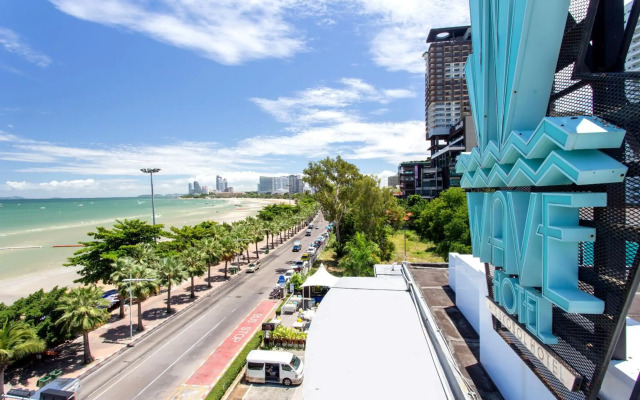 Wave Hotel Pattaya