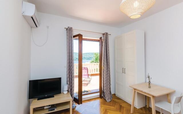 Awesome Home in Slano With Wifi and 5 Bedrooms