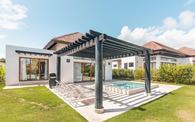 Bungallow w Pool bqq at Green Village BCA