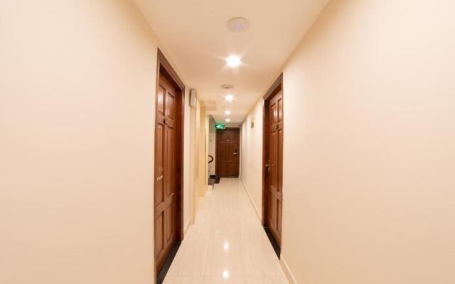 Silent Night Dem Lanh Hotel