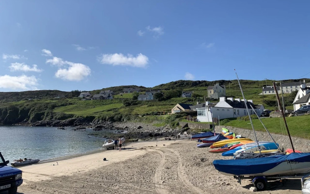 Stunning Cottage on the Beach Portnoo, Narin