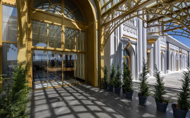 GoldenEye Hotel & Casino