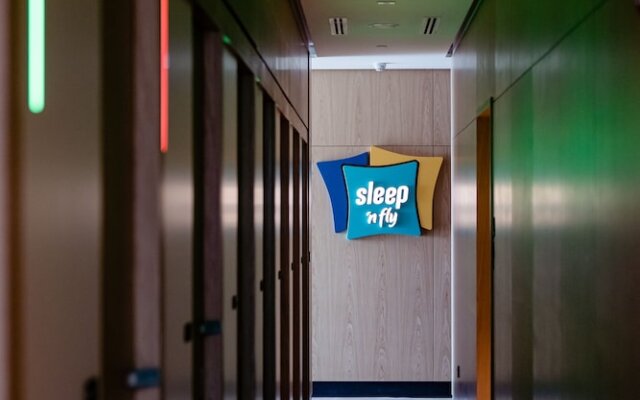 Sleep 'n fly Sleep Lounge & Showers, B-Gates Terminal 3 - TRANSIT ONLY