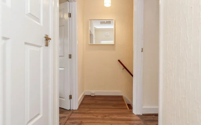 Beautiful 2-bed House in Quiet Cul-de-sac