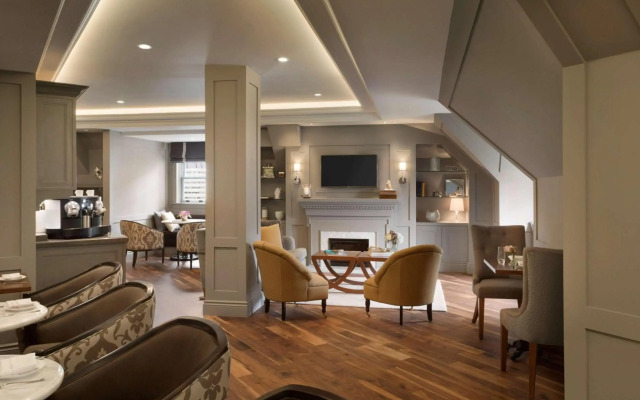 Fairmont Hotel Macdonald