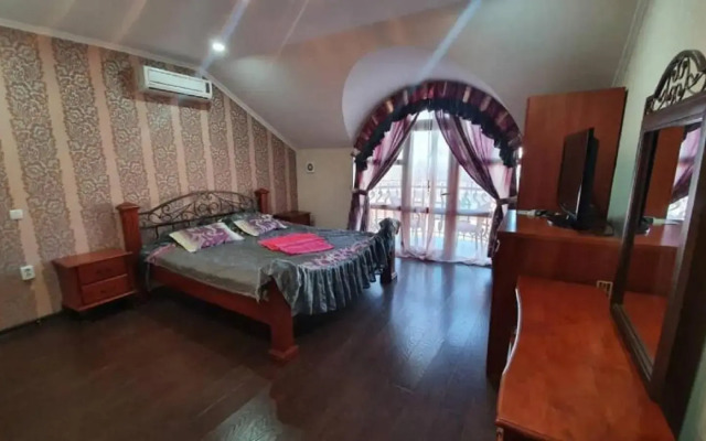 Kristall Hotel