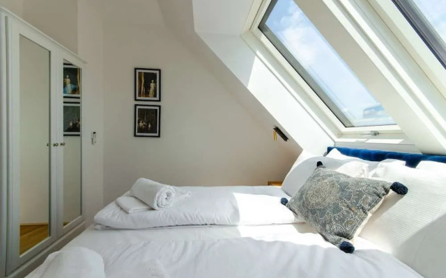 Grand Quarters City Residence