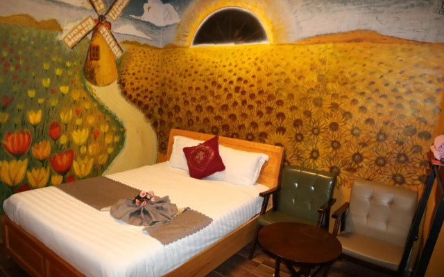 Redhouse Backpacker Hostel
