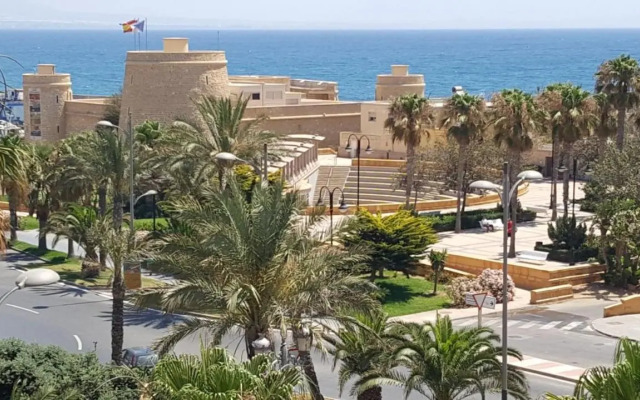Apartamento Roquetas playa con WIFI