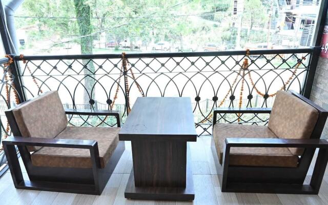 Akansha The Lake View