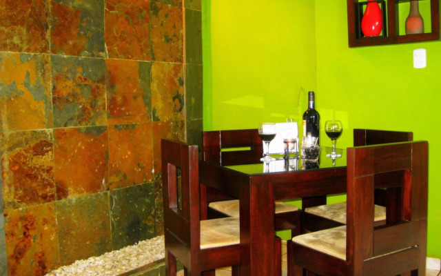 Hotel Tazumal House