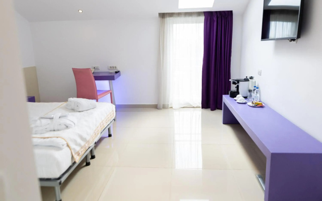 Alex Hotel