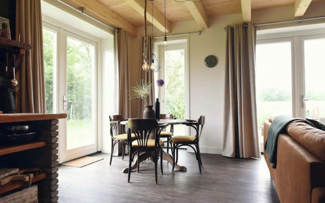 Beautiful Apartment With Garden