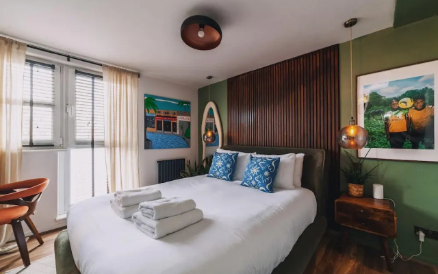 Peaceful & Unique Maisonette in Central London