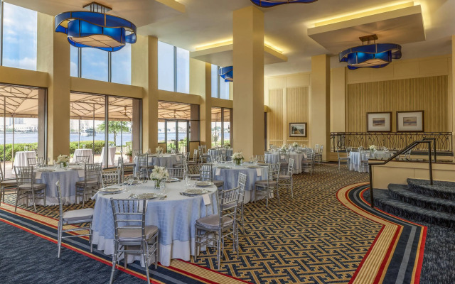 Sheraton Norfolk Waterside Hotel