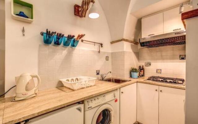 Coronari stylish apartment