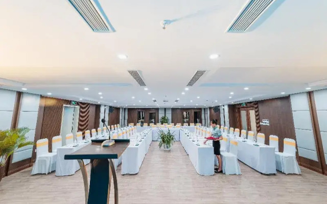 Rex Quang Binh Hotel