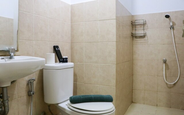 Cozy Living And Tidy 2Br Green Bay Pluit Apartment